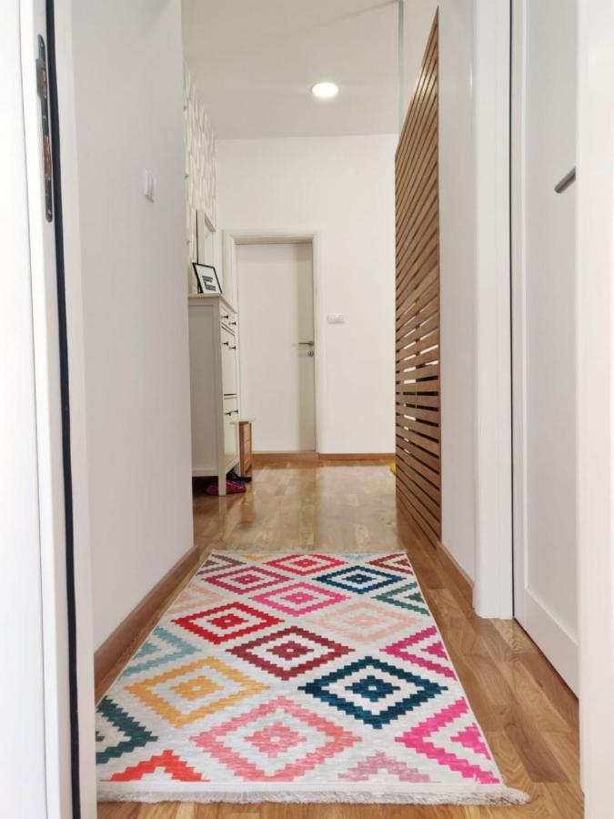 The 2-bedroom - Free Private Parking Апартаменты
