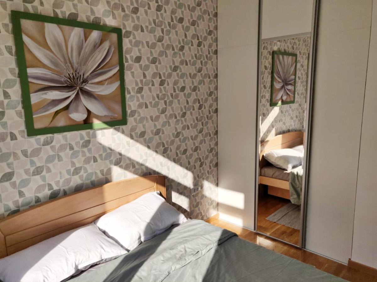 The 2-bedroom - Free Private Parking