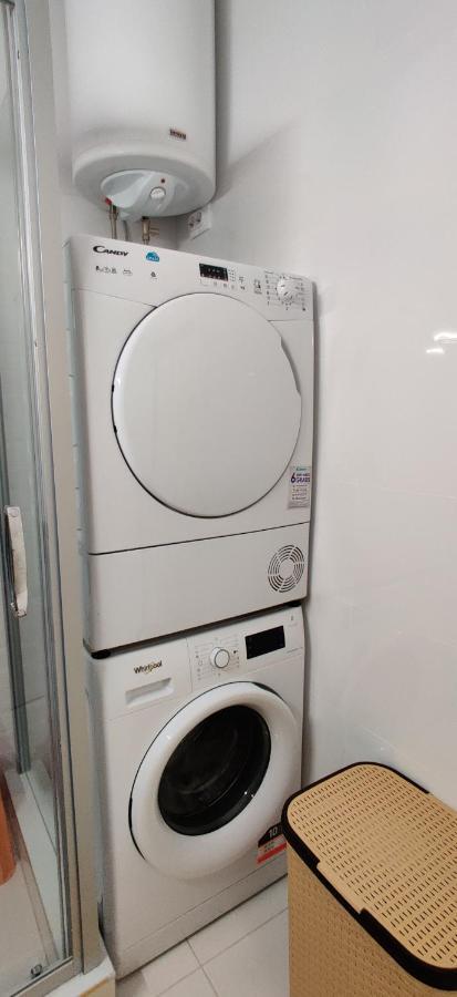 The 2-bedroom - Free Private Parking *